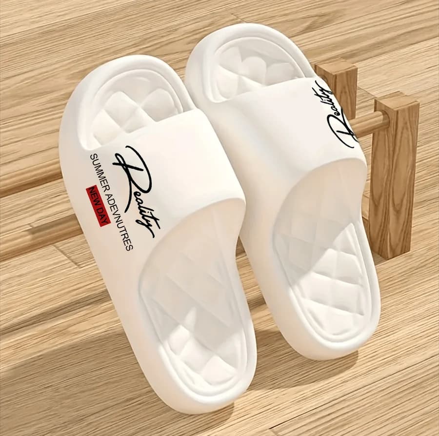 Sapatos masculinos de EVA com design inovador de verão, chinelos domésticos macios e leves, adequados para atividades de lazer internas e externas