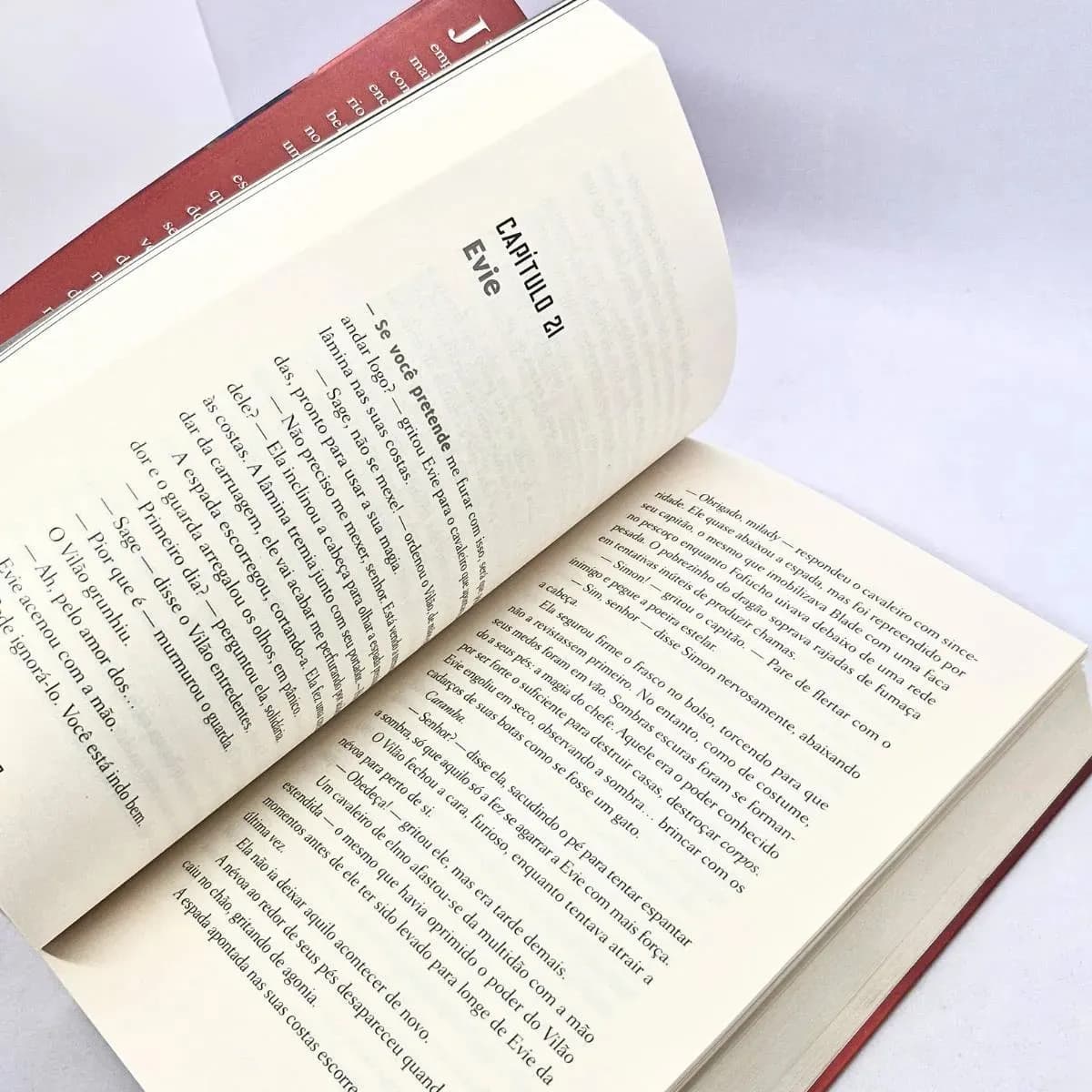 Aprendiz do vilão - Maehrer, Hannah Nicole - Globo Livros - Capa Mole — imagem 3