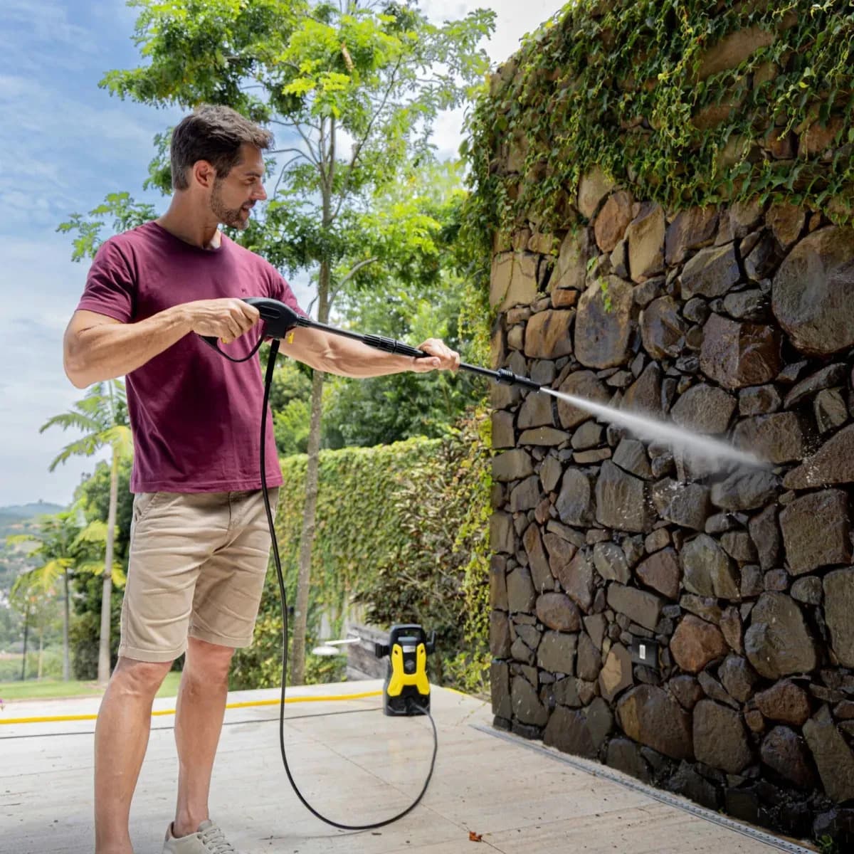 Lavadora De Alta Pressão Kärcher Prática Black 1500 Psi/libras 1400w 300l/h Com Aplicador De Detergente E Lança Regulável 220v — imagem 5