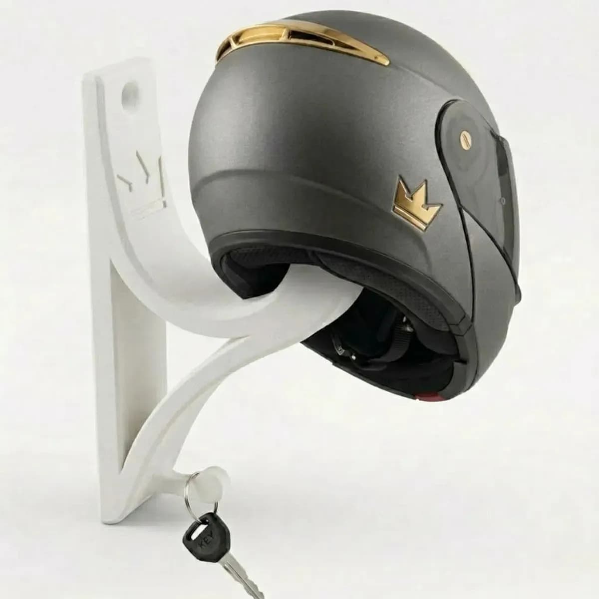 Kit 3 Suporte De Capacete Parede Kingbr Branco Com Gancho Porta Chaves Organizador Acompanha Parafusos E Buchas Para Capacete De Moto Bike Motocross E Skate — imagem 5