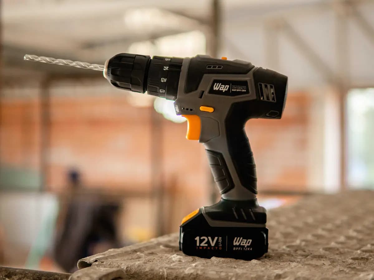 Parafusadeira e Furadeira com Impacto WAP BPFI 12K4 com Led de Iluminação Maleta — imagem 4