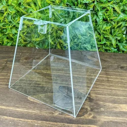 Urna Acrílico Transparente Piramide 20x20x12cm — imagem 5