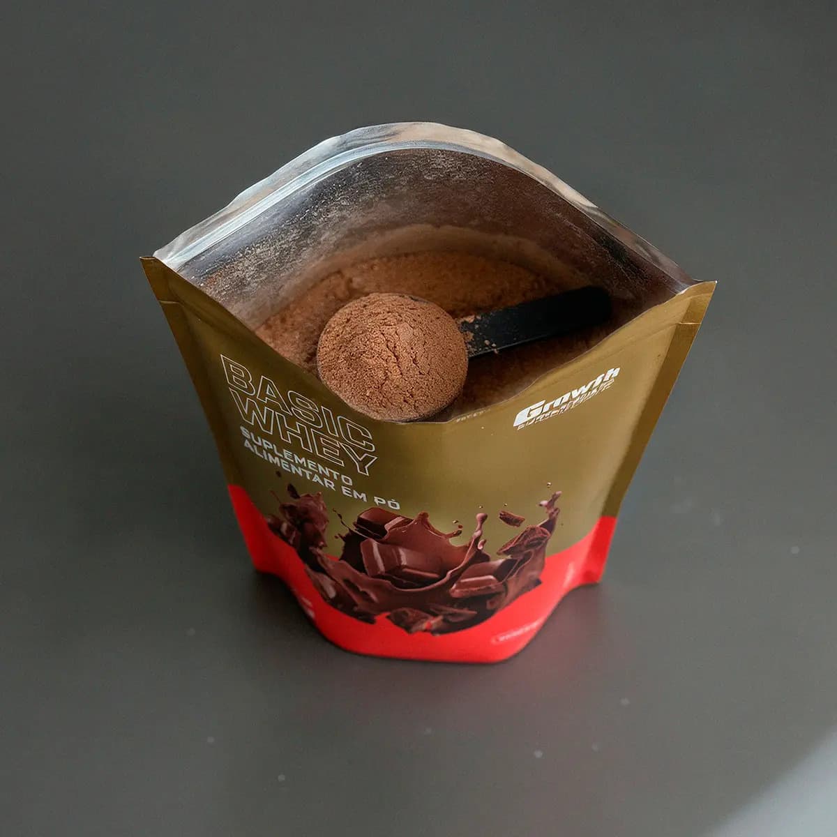 Proteína Growth Supplements Basic Whey em pó sabor Chocolate x 1kg — imagem 3