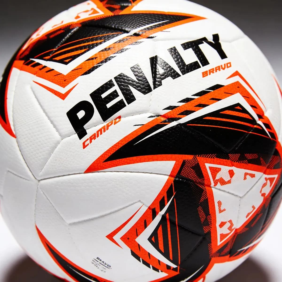Bola De Futebol De Campo Penalty Bravo Xxv Cor Laranja